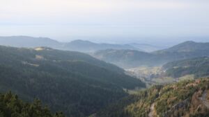 Dieses Bild zeigt eine Webcam-Aufnahme vom Achertal, aufgenommen am Samstag, den 20.12.2025 um 15:00 Uhr. Die Temperatur betrug 9.6°C.