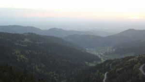 Dieses Bild zeigt eine Webcam-Aufnahme vom Achertal, aufgenommen am Montag, den 20.04.2026 um 20:30 Uhr. Die Temperatur betrug 5.1°C.