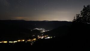 Dieses Bild zeigt eine Webcam-Aufnahme vom Achertal, aufgenommen am Freitag, den 19.06.2026 um 02:40 Uhr. Die Temperatur betrug 25.5°C.