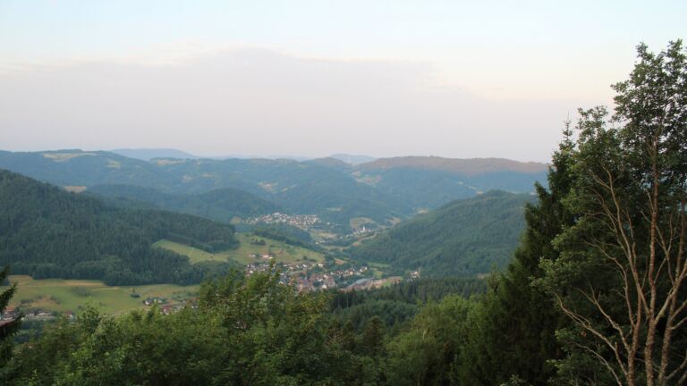 Dieses Bild zeigt eine Webcam-Aufnahme vom Achertal, aufgenommen am Donnerstag, den 16.07.2026 um 06:10 Uhr. Die Temperatur betrug 18.7°C.