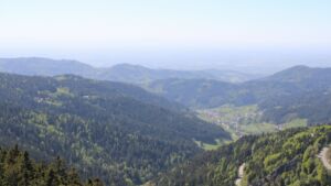 Dieses Bild zeigt eine Webcam-Aufnahme vom Achertal, aufgenommen am Donnerstag, den 30.04.2026 um 15:50 Uhr. Die Temperatur betrug 10.5°C.