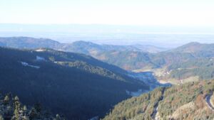 Dieses Bild zeigt eine Webcam-Aufnahme vom Achertal, aufgenommen am Dienstag, den 18.11.2025 um 09:50 Uhr. Die Temperatur betrug 0.1°C.