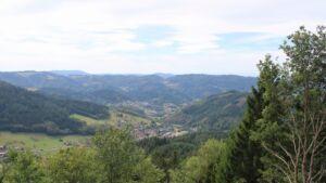 Dieses Bild zeigt eine Webcam-Aufnahme vom Achertal, aufgenommen am Donnerstag, den 03.09.2026 um 13:50 Uhr. Die Temperatur betrug 22.1°C.