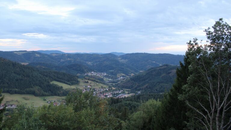 Dieses Bild zeigt eine Webcam-Aufnahme vom Achertal, aufgenommen am Samstag, den 29.08.2026 um 20:20 Uhr. Die Temperatur betrug 18.4°C.