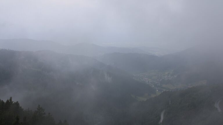 Dieses Bild zeigt eine Webcam-Aufnahme vom Achertal, aufgenommen am Sonntag, den 25.05.2025 um 10:00 Uhr. Die Temperatur betrug 7.3°C.