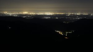 Dieses Bild zeigt eine Webcam-Aufnahme vom Achertal, aufgenommen am Montag, den 20.04.2026 um 05:00 Uhr. Die Temperatur betrug 3.4°C.