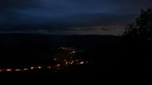 Dieses Bild zeigt eine Webcam-Aufnahme vom Achertal, aufgenommen am Mittwoch, den 03.06.2026 um 04:20 Uhr. Die Temperatur betrug 9.7°C.