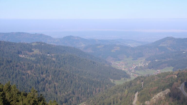 Dieses Bild zeigt eine Webcam-Aufnahme vom Achertal, aufgenommen am Mittwoch, den 15.04.2026 um 09:10 Uhr. Die Temperatur betrug 4.9°C.