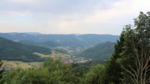 Dieses Bild zeigt eine Webcam-Aufnahme vom Achertal, aufgenommen am Montag, den 03.08.2026 um 08:40 Uhr. Die Temperatur betrug 24.7°C.