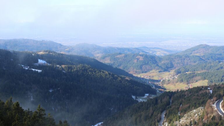 Dieses Bild zeigt eine Webcam-Aufnahme vom Achertal, aufgenommen am Donnerstag, den 15.01.2026 um 11:30 Uhr. Die Temperatur betrug 4.3°C.