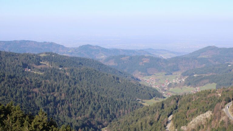 Dieses Bild zeigt eine Webcam-Aufnahme vom Achertal, aufgenommen am Freitag, den 20.03.2026 um 09:10 Uhr. Die Temperatur betrug 5.3°C.