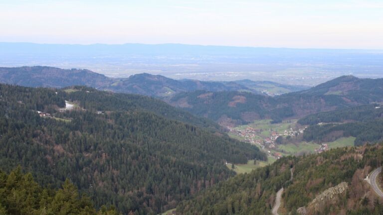 Dieses Bild zeigt eine Webcam-Aufnahme vom Achertal, aufgenommen am Sonntag, den 05.04.2026 um 09:10 Uhr. Die Temperatur betrug 10.4°C.