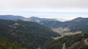 Dieses Bild zeigt eine Webcam-Aufnahme vom Achertal, aufgenommen am Donnerstag, den 04.12.2025 um 10:20 Uhr. Die Temperatur betrug 1.7°C.