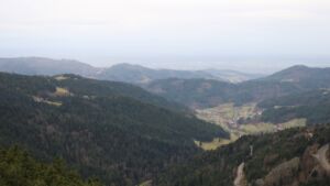 Dieses Bild zeigt eine Webcam-Aufnahme vom Achertal, aufgenommen am Freitag, den 19.12.2025 um 12:30 Uhr. Die Temperatur betrug 7.5°C.