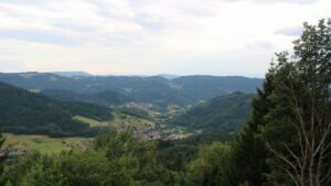 Dieses Bild zeigt eine Webcam-Aufnahme vom Achertal, aufgenommen am Freitag, den 17.07.2026 um 19:40 Uhr. Die Temperatur betrug 22.9°C.