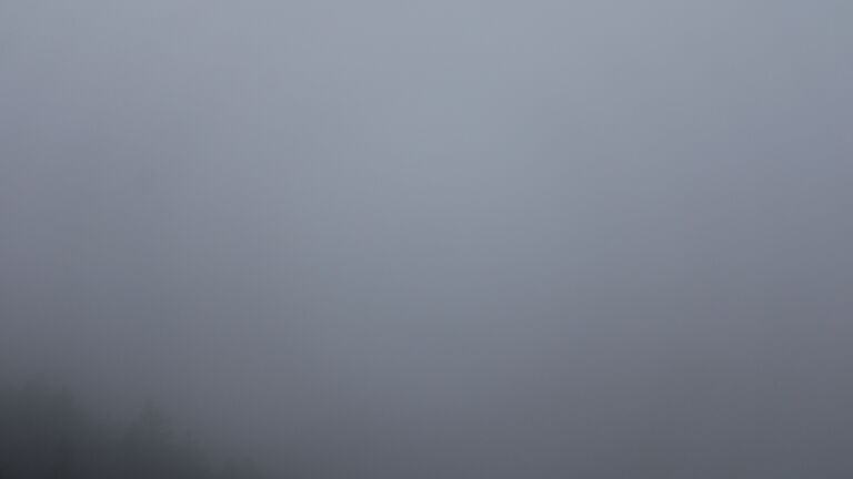 Dieses Bild zeigt eine Webcam-Aufnahme vom Achertal, aufgenommen am Freitag, den 24.10.2025 um 08:10 Uhr. Die Temperatur betrug 0.5°C.