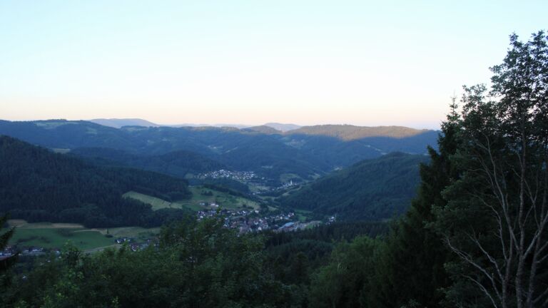 Dieses Bild zeigt eine Webcam-Aufnahme vom Achertal, aufgenommen am Samstag, den 04.07.2026 um 06:00 Uhr. Die Temperatur betrug 15.5°C.