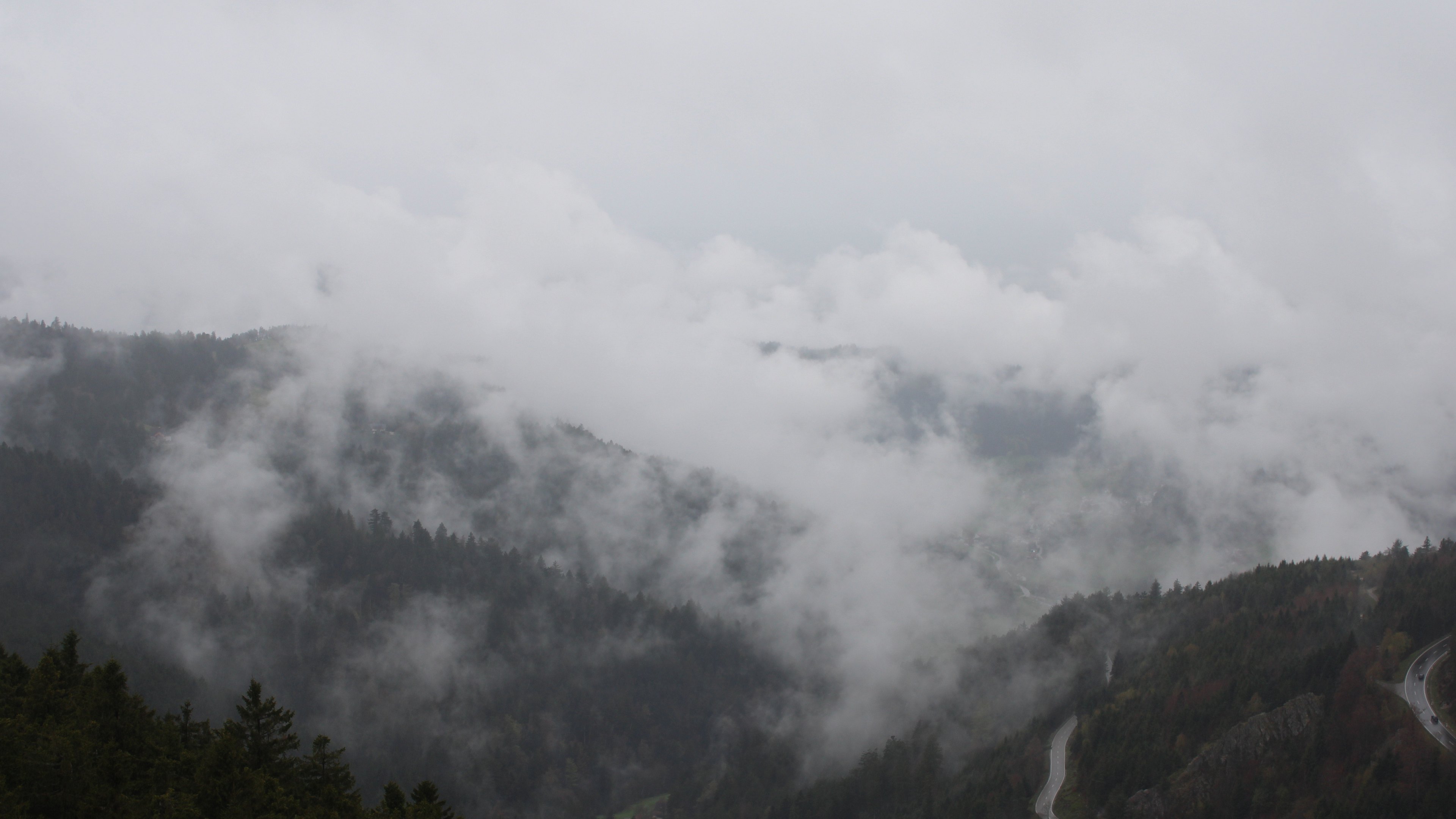 Dieses Bild zeigt eine Webcam-Aufnahme vom Achertal, aufgenommen am Sonntag, den 12.04.2026 um 15:50 Uhr. Die Temperatur betrug 3.2°C.