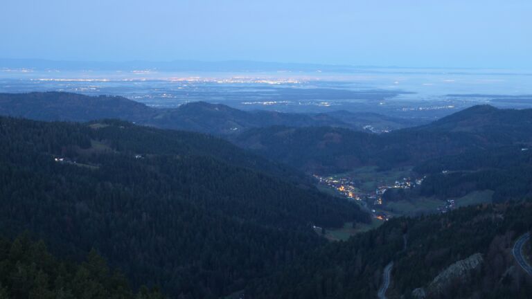 Dieses Bild zeigt eine Webcam-Aufnahme vom Achertal, aufgenommen am Sonntag, den 16.11.2025 um 07:00 Uhr. Die Temperatur betrug 8.2°C.