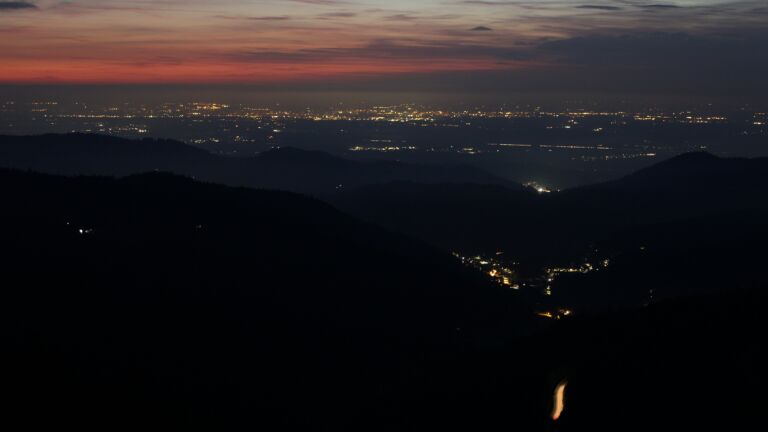 Dieses Bild zeigt eine Webcam-Aufnahme vom Achertal, aufgenommen am Montag, den 29.09.2025 um 20:10 Uhr. Die Temperatur betrug 9.9°C.