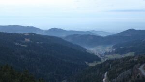 Dieses Bild zeigt eine Webcam-Aufnahme vom Achertal, aufgenommen am Samstag, den 20.12.2025 um 16:50 Uhr. Die Temperatur betrug 8.9°C.