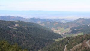 Dieses Bild zeigt eine Webcam-Aufnahme vom Achertal, aufgenommen am Sonntag, den 05.04.2026 um 10:00 Uhr. Die Temperatur betrug 10.6°C.