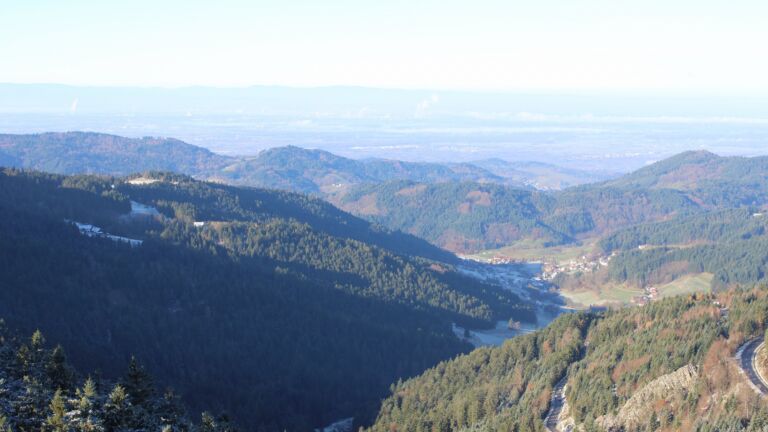 Dieses Bild zeigt eine Webcam-Aufnahme vom Achertal, aufgenommen am Dienstag, den 18.11.2025 um 10:10 Uhr. Die Temperatur betrug 3.1°C.