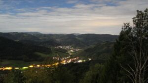 Dieses Bild zeigt eine Webcam-Aufnahme vom Achertal, aufgenommen am Montag, den 26.10.2026 um 22:30 Uhr. Die Temperatur betrug 8°C.
