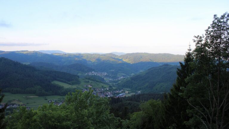 Dieses Bild zeigt eine Webcam-Aufnahme vom Achertal, aufgenommen am Dienstag, den 19.05.2026 um 06:40 Uhr. Die Temperatur betrug 7.7°C.