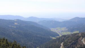 Dieses Bild zeigt eine Webcam-Aufnahme vom Achertal, aufgenommen am Donnerstag, den 09.04.2026 um 16:40 Uhr. Die Temperatur betrug 15.1°C.