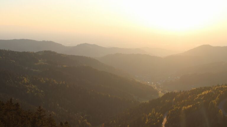 Dieses Bild zeigt eine Webcam-Aufnahme vom Achertal, aufgenommen am Mittwoch, den 22.04.2026 um 20:00 Uhr. Die Temperatur betrug 7.8°C.