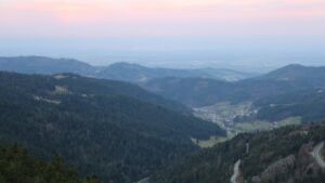 Dieses Bild zeigt eine Webcam-Aufnahme vom Achertal, aufgenommen am Mittwoch, den 10.12.2025 um 08:10 Uhr. Die Temperatur betrug 6.7°C.