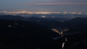 Dieses Bild zeigt eine Webcam-Aufnahme vom Achertal, aufgenommen am Mittwoch, den 19.11.2025 um 06:50 Uhr. Die Temperatur betrug -3.3°C.