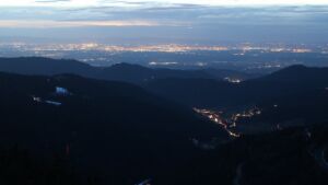 Dieses Bild zeigt eine Webcam-Aufnahme vom Achertal, aufgenommen am Freitag, den 16.01.2026 um 17:50 Uhr. Die Temperatur betrug 6.6°C.