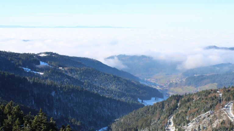 Dieses Bild zeigt eine Webcam-Aufnahme vom Achertal, aufgenommen am Samstag, den 22.11.2025 um 12:20 Uhr. Die Temperatur betrug -1.9°C.