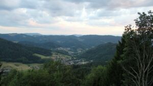 Dieses Bild zeigt eine Webcam-Aufnahme vom Achertal, aufgenommen am Mittwoch, den 05.08.2026 um 20:50 Uhr. Die Temperatur betrug 25.1°C.