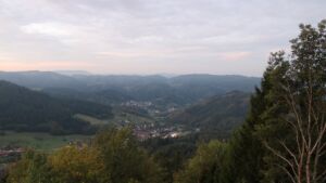 Dieses Bild zeigt eine Webcam-Aufnahme vom Achertal, aufgenommen am Freitag, den 16.10.2026 um 07:30 Uhr. Die Temperatur betrug 13°C.