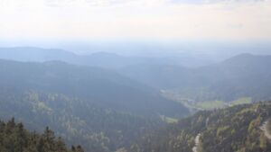 Dieses Bild zeigt eine Webcam-Aufnahme vom Achertal, aufgenommen am Dienstag, den 21.04.2026 um 17:10 Uhr. Die Temperatur betrug 4.5°C.