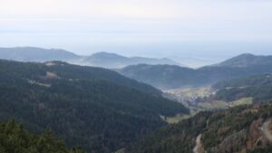 Dieses Bild zeigt eine Webcam-Aufnahme vom Achertal, aufgenommen am Samstag, den 20.12.2025 um 14:40 Uhr. Die Temperatur betrug 9.5°C.