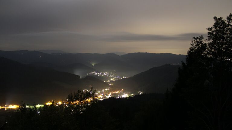Dieses Bild zeigt eine Webcam-Aufnahme vom Achertal, aufgenommen am Dienstag, den 20.10.2026 um 22:30 Uhr. Die Temperatur betrug 9.7°C.