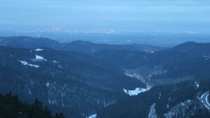 Dieses Bild zeigt eine Webcam-Aufnahme vom Achertal, aufgenommen am Sonntag, den 23.11.2025 um 17:00 Uhr. Die Temperatur betrug -2°C.