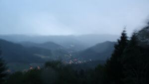 Dieses Bild zeigt eine Webcam-Aufnahme vom Achertal, aufgenommen am Freitag, den 19.06.2026 um 21:40 Uhr. Die Temperatur betrug 17.6°C.