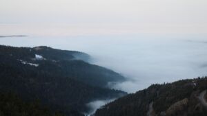 Dieses Bild zeigt eine Webcam-Aufnahme vom Achertal, aufgenommen am Sonntag, den 18.01.2026 um 08:30 Uhr. Die Temperatur betrug 6.9°C.