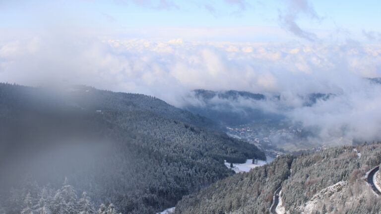 Dieses Bild zeigt eine Webcam-Aufnahme vom Achertal, aufgenommen am Freitag, den 21.11.2025 um 11:40 Uhr. Die Temperatur betrug -4.6°C.