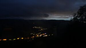Dieses Bild zeigt eine Webcam-Aufnahme vom Achertal, aufgenommen am Mittwoch, den 13.05.2026 um 21:50 Uhr. Die Temperatur betrug 4.7°C.