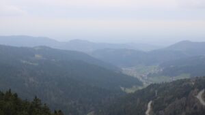 Dieses Bild zeigt eine Webcam-Aufnahme vom Achertal, aufgenommen am Freitag, den 10.04.2026 um 17:10 Uhr. Die Temperatur betrug 7°C.