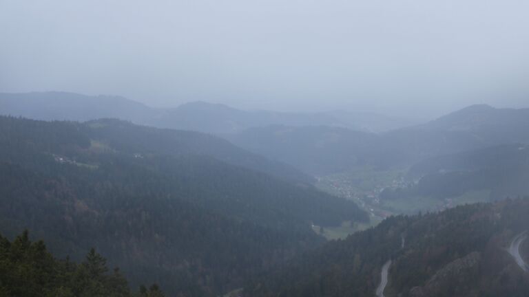 Dieses Bild zeigt eine Webcam-Aufnahme vom Achertal, aufgenommen am Samstag, den 11.04.2026 um 19:40 Uhr. Die Temperatur betrug 9.9°C.