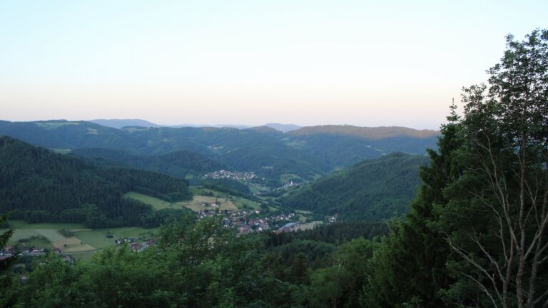 Dieses Bild zeigt eine Webcam-Aufnahme vom Achertal, aufgenommen am Donnerstag, den 28.05.2026 um 06:00 Uhr. Die Temperatur betrug 17.2°C.