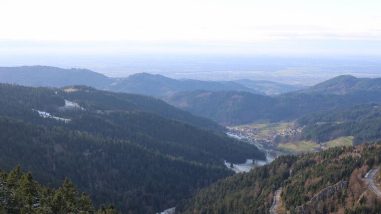 Dieses Bild zeigt eine Webcam-Aufnahme vom Achertal, aufgenommen am Mittwoch, den 19.11.2025 um 14:40 Uhr. Die Temperatur betrug 0.1°C.