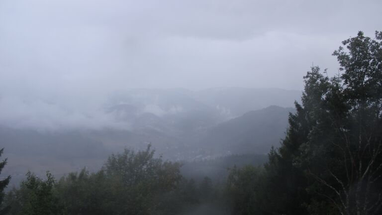 Dieses Bild zeigt eine Webcam-Aufnahme vom Achertal, aufgenommen am Freitag, den 21.08.2026 um 19:30 Uhr. Die Temperatur betrug 12.7°C.